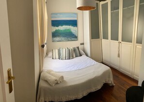 2 habitaciones, tabla de planchar con plancha y wifi gratis 