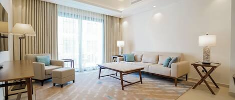 Apartamento de diseño | Zona de estar | Smart TV de 55 pulgadas con canales por cable, Netflix