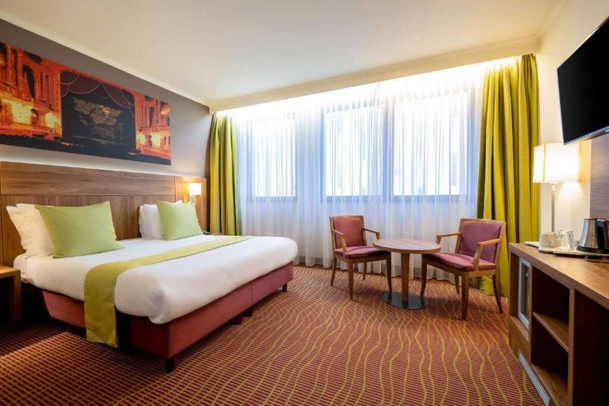 In-room safe, soundproofing, iron/ironing board (on request)