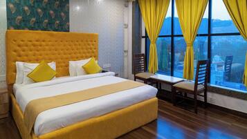 Superior Room | Premium bedding, down comforters, Select Comfort beds, in-room safe