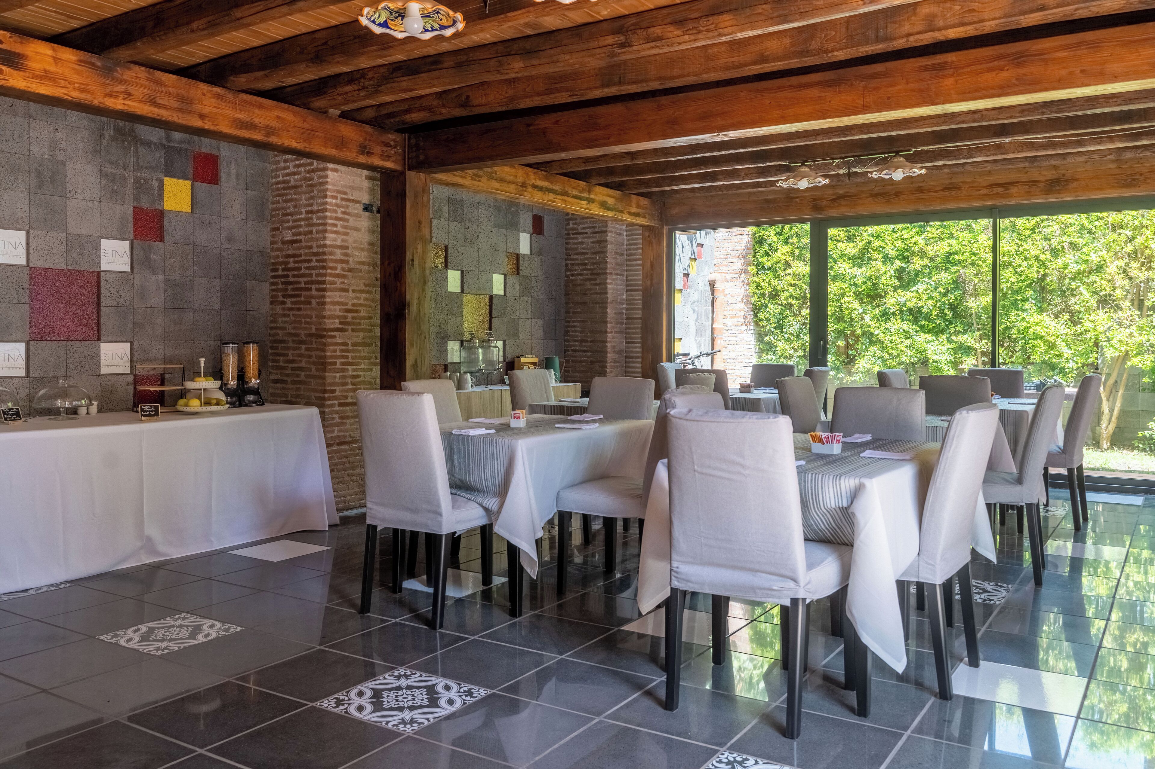 Colazione a buffet inclusa, servita tutte le mattine 