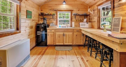 This cabin is a 0 bedroom(s), 1 bathrooms, located in Middle Grove, NY.