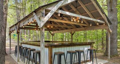 Two cabins in one space. Enjoy your own private space in the cozy woods. Cabin is divided into two separate rooms. Dog friendly