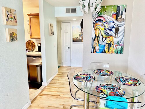 Artsy home near Downtown and Balboa Park
