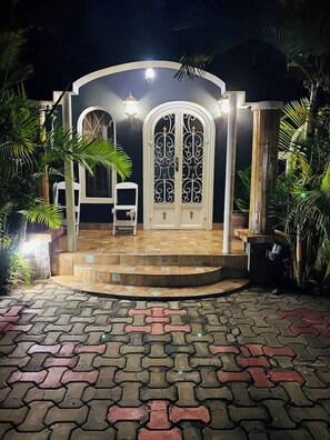 Terrace/patio - Arches & Palms Residence (Arusha,)