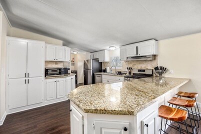 Conroe 3BR Sleeps 12 | Wheelchair-Accessible, Fenced Yard, Pet-Friendly