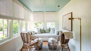 TV, aparelho de som, escritórios