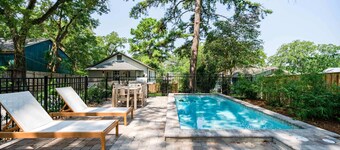 102 the Church St Collection with Pool