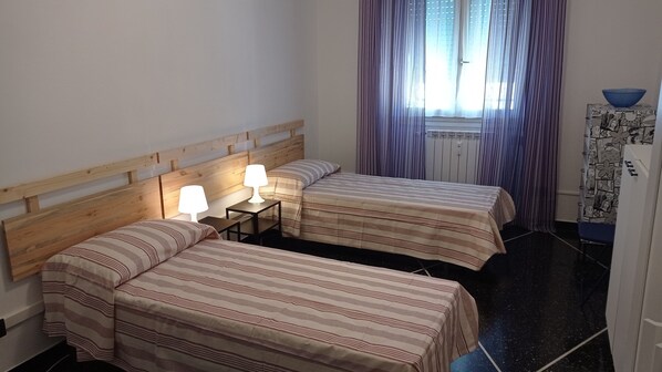 2 bedrooms, iron/ironing board, bed sheets