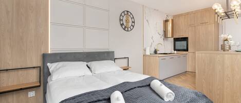 Strykejern/-brett, reiseseng for barn, wi-fi og sengetøy