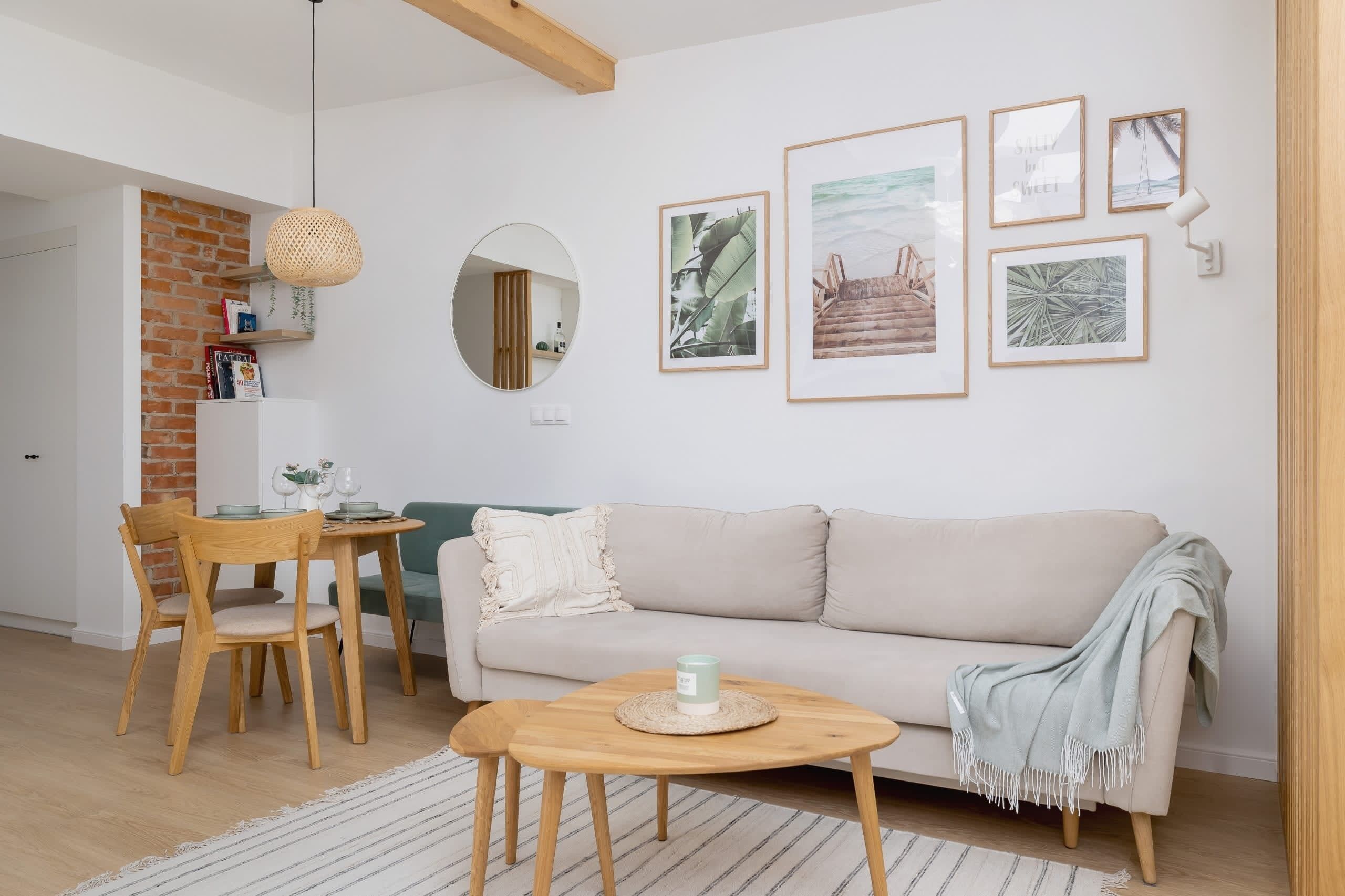 Televisión y oficina 