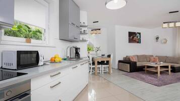Fridge, microwave, oven, stovetop