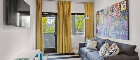 Televisión, oficina