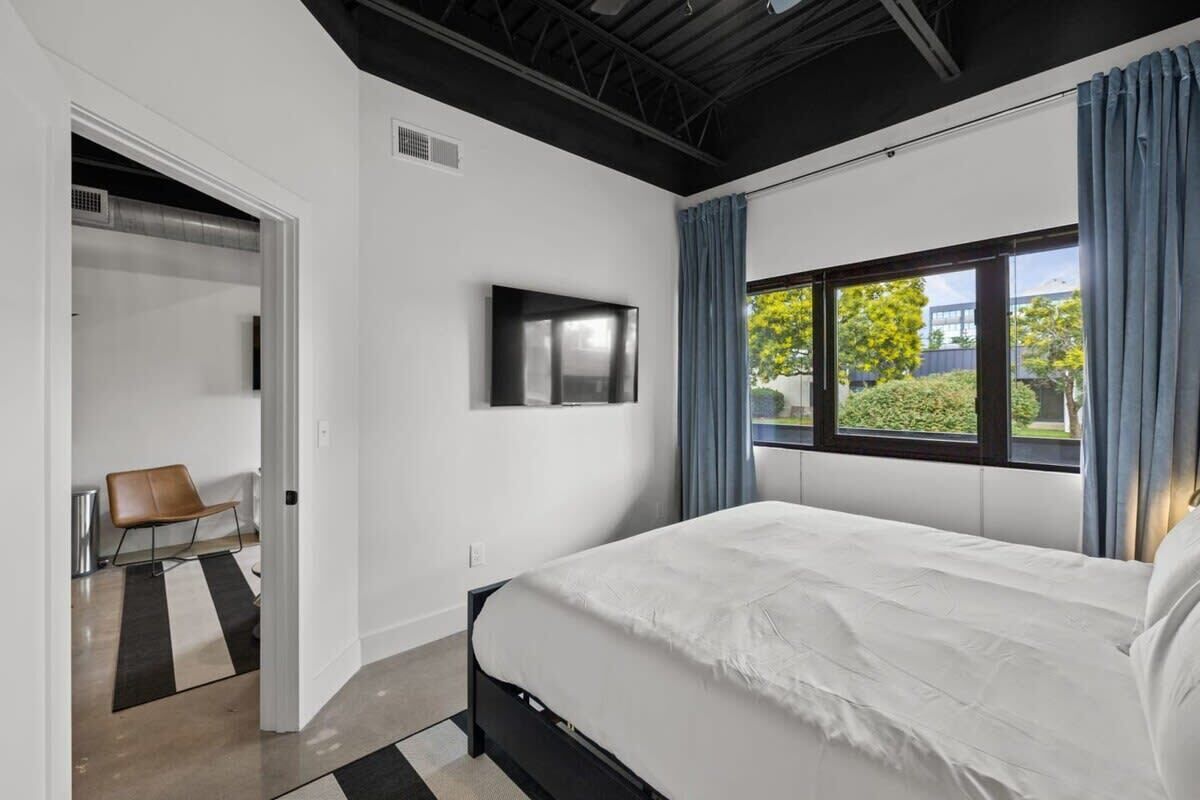 1 soverom, skrivebord, strykejern/-brett og wi-fi