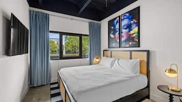 1 bedroom, desk, iron/ironing board, WiFi