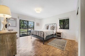 3 bedrooms, desk, iron/ironing board, WiFi