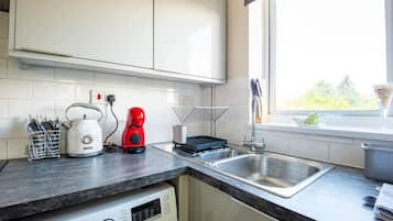 House | Private kitchen | Fridge, microwave, oven, stovetop