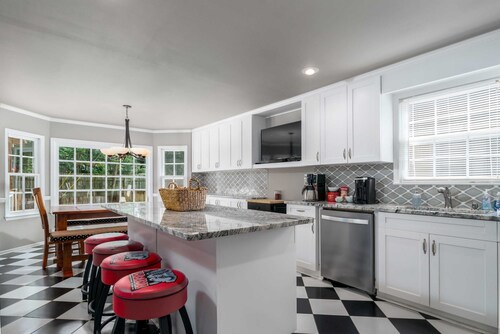 Walk to Campus - 3BR- Gameday Headquarters!