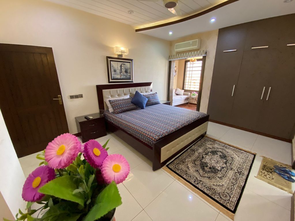 3 chambres, fer et planche à repasser, Wi-Fi, draps fournis