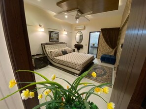 3 dormitorios, tabla de planchar con plancha, wifi y ropa de cama