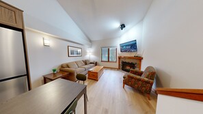 TV, fireplace
