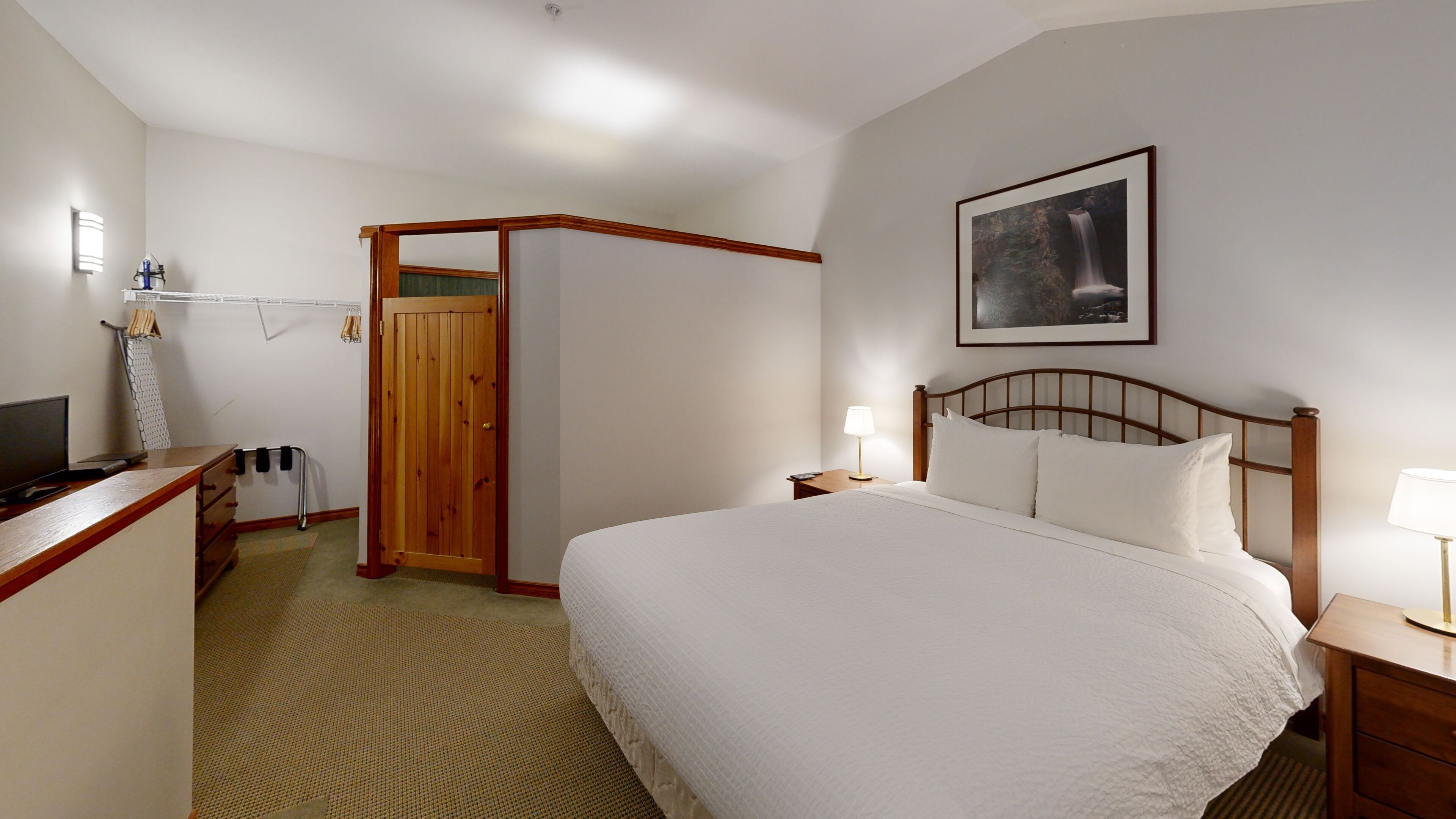 1 多间卧室、熨斗/熨衣板、WiFi、床单