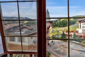 Interior - Hearthstone Lodge #424 (Sun Peaks)