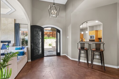 Stunning Lake Travis Estate w/ Spectacular Pool