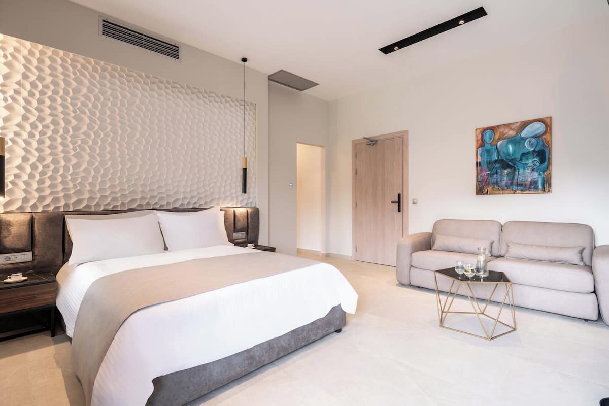 Deluxe Suite | Living area