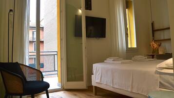 Exclusive Double Room | Individually decorated, individually furnished, desk, laptop workspace