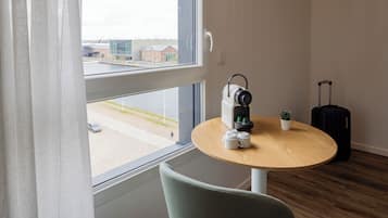 Executive studio, 1 double bed and 1 single sofa bed | 1 bedroom, premium bedding, desk, laptop workspace