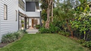 Exterior detail - 34 Boardrider Crescent (Mount Coolum)