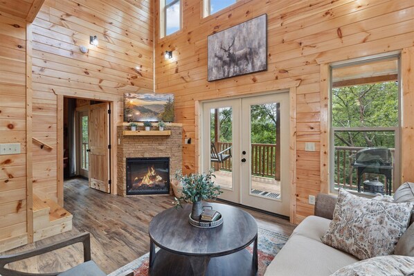 Smart TV, fireplace