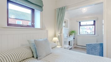 2 chambres, fer et planche à repasser, Wi-Fi gratuit, draps fournis