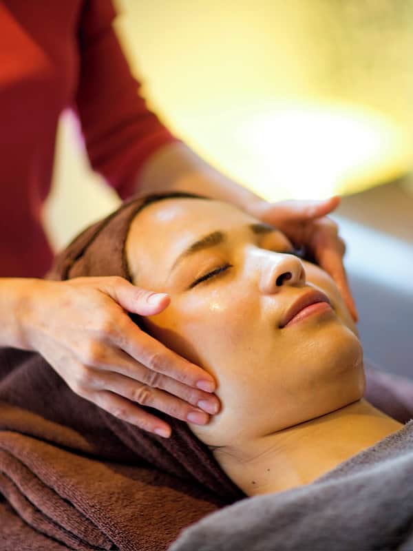 Hot springs/mineral springs, body treatments, aromatherapy