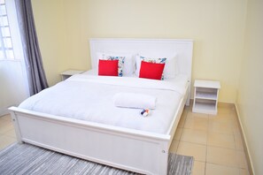 1 bedroom, iron/ironing board, WiFi, bed sheets - Lywanna Apartment home away from. 10 to 15 minutes from the airport. (Nairobi)