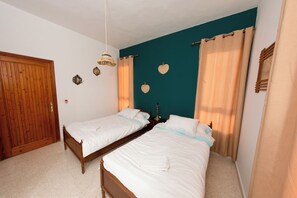 1 chambre, bureau, Wi-Fi gratuit, draps fournis