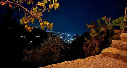 Cozy Vintage Mountain house in the middle of Nature with amazing sea views!