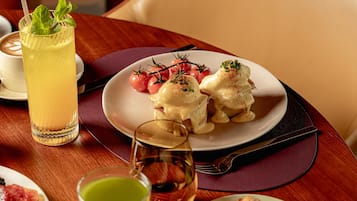 Free daily English breakfast