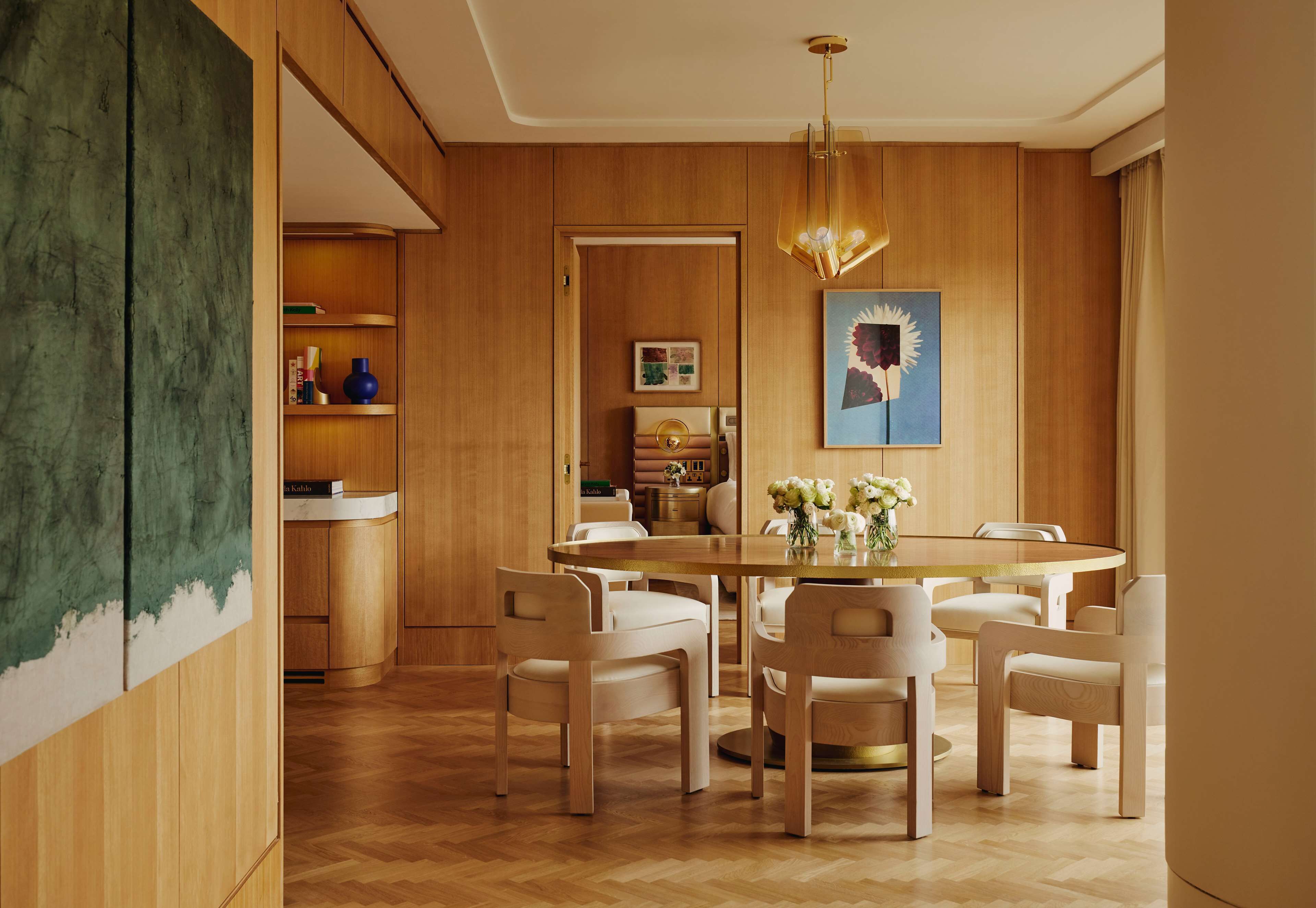 Hyde Park Balcony Suite | Living area