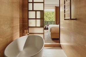 Park Junior Suite | Hypo-allergenic bedding, down comforters, free minibar, in-room safe - The Emory, Maybourne (London)