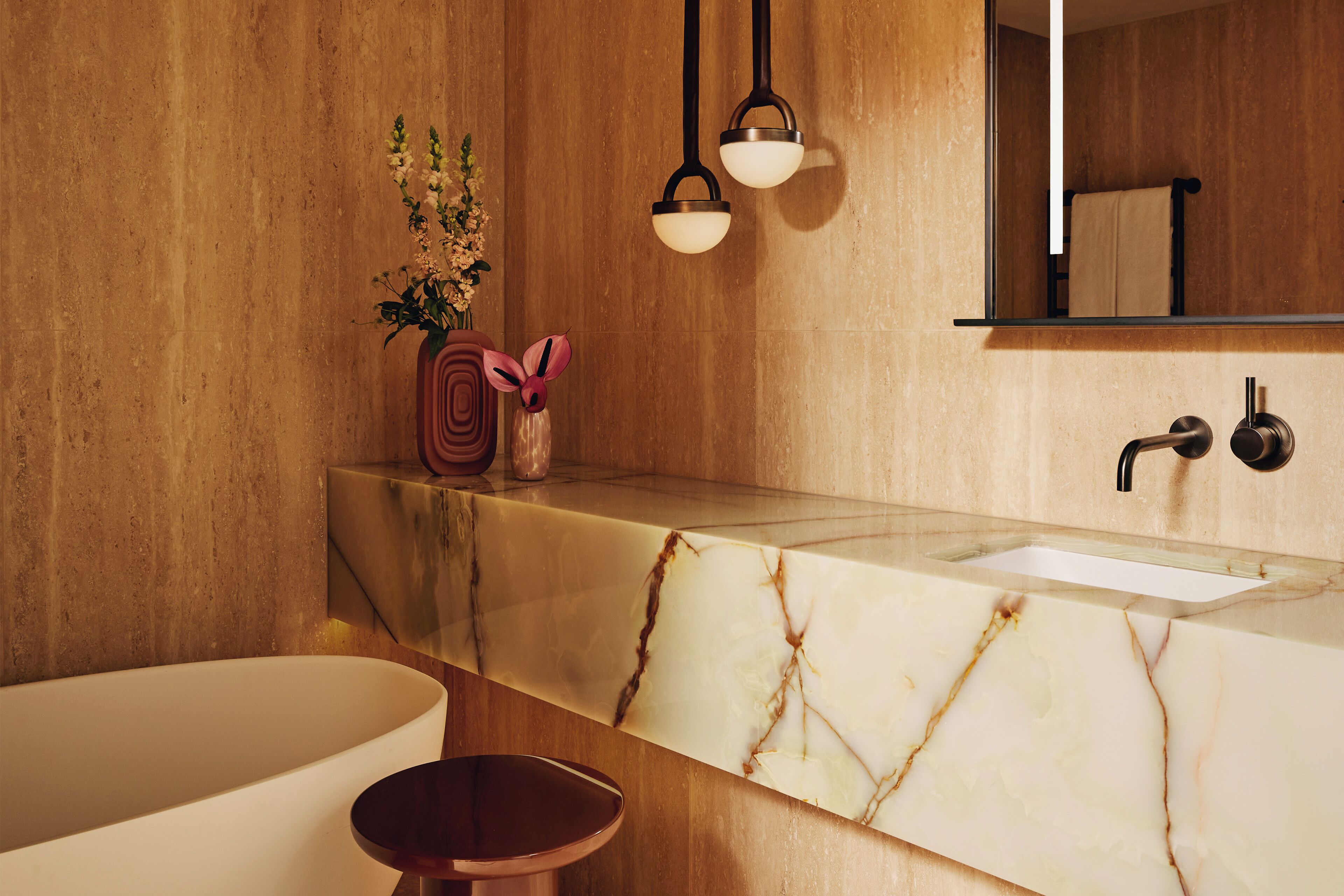 Deluxe Park Junior Suite | Bathroom | Separate bathtub and shower, rainfall showerhead, free toiletries