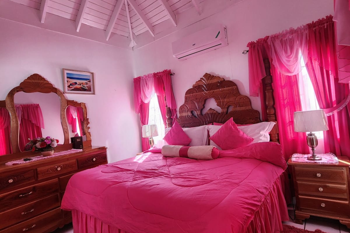 Standard Room, 1 King Bed, Balcony