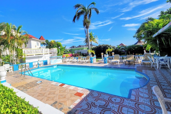 Outdoor pool, pool loungers