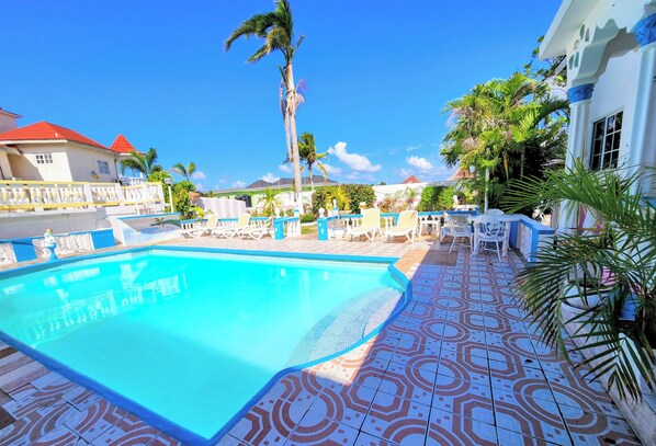 Exterior - 237 Bratton Ave (Montego Bay)