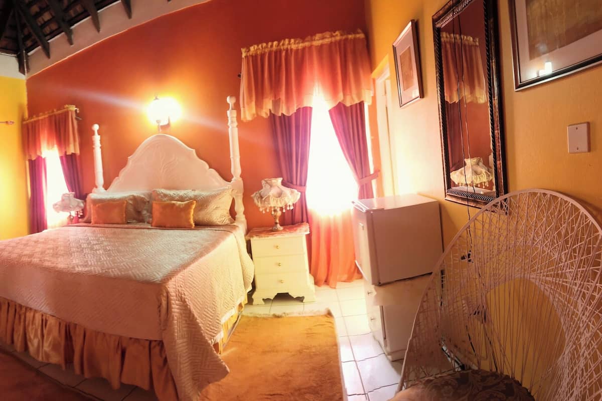 Comfort Room, Multiple Beds, Balcony
