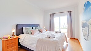 3 camere, ferro/asse da stiro, Wi-Fi gratuito, lenzuola