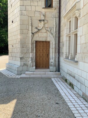 Exterior - Les Trois-Moutiers (Les-Trois-Moutiers)