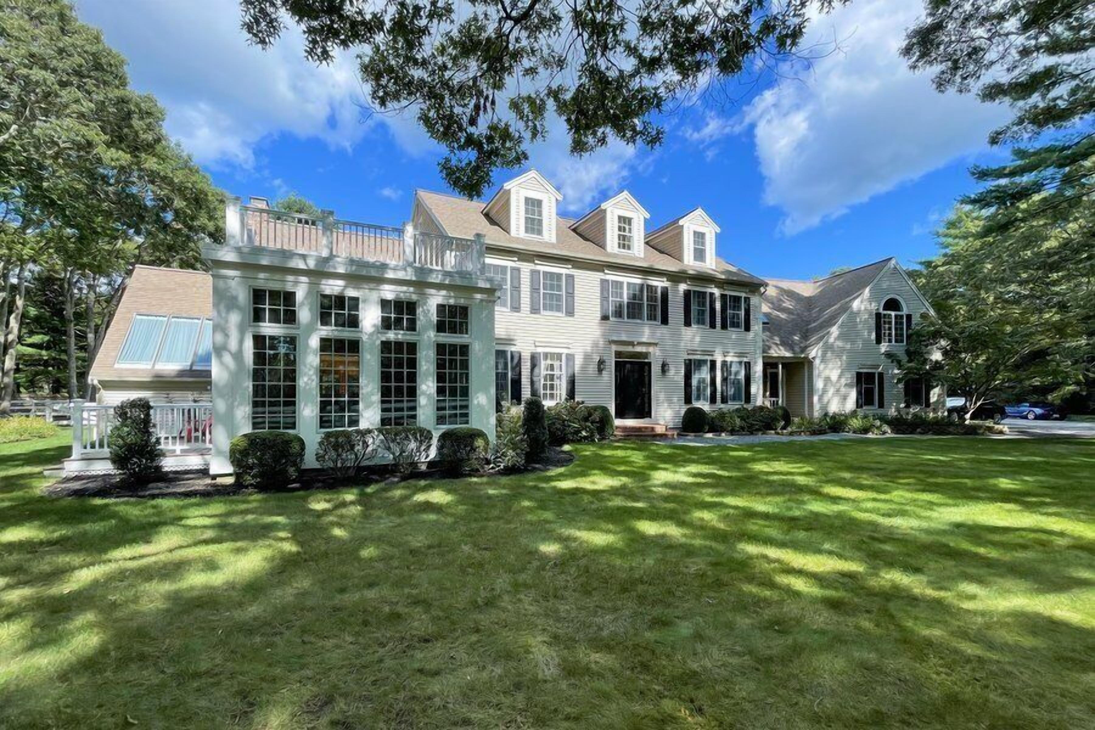 Expansive Sandwich Retreat With Heated Pool, Volley Ball Court RPAM063