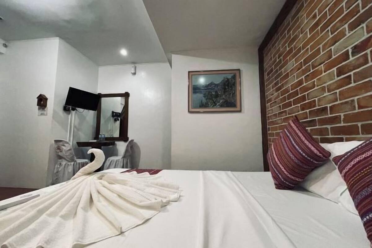 Desk, free WiFi, bed sheets